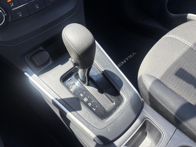 nissan Sentra 2016 - 24
