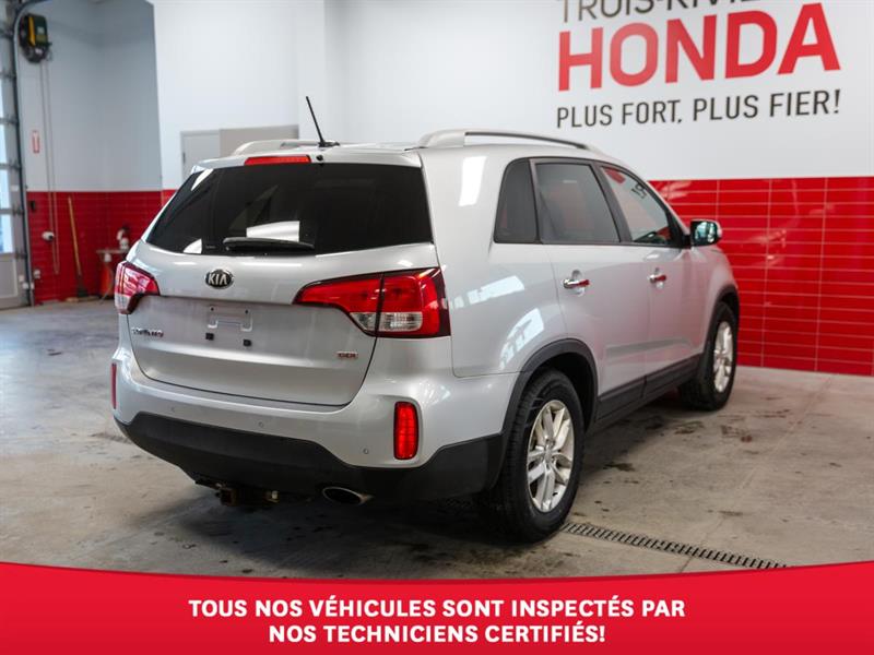 kia Sorento 2015 - 12