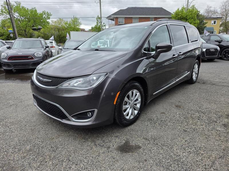 chrysler Pacifica 2017 - 3
