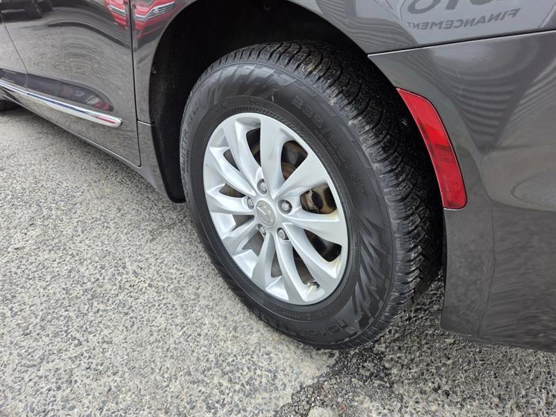 chrysler Pacifica 2017 - 8