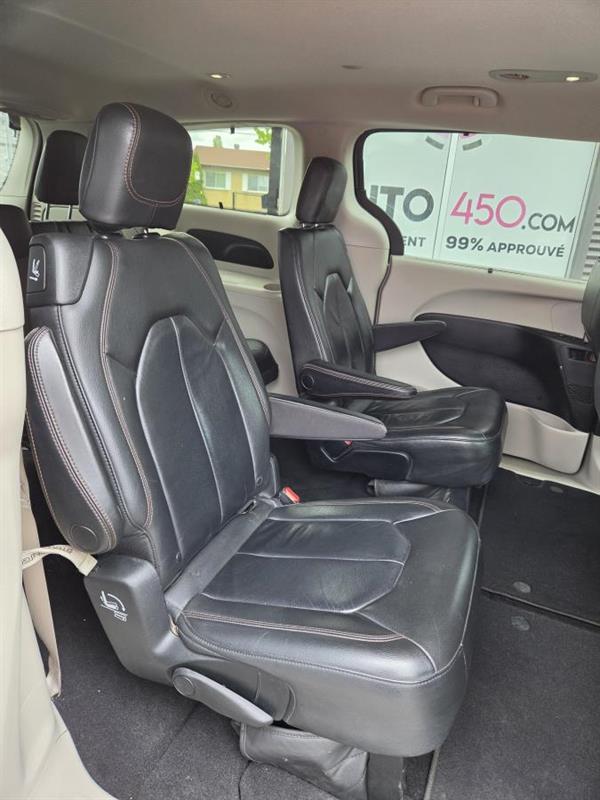 chrysler Pacifica 2017 - 12