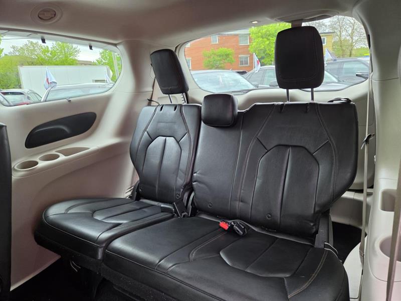 chrysler Pacifica 2017 - 15