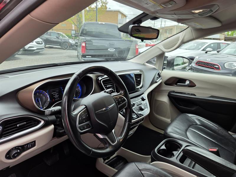 chrysler Pacifica 2017 - 17