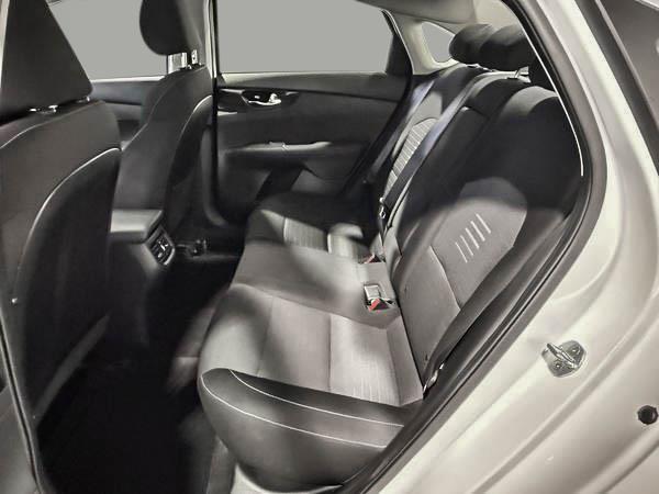 kia Forte 2020 - 24