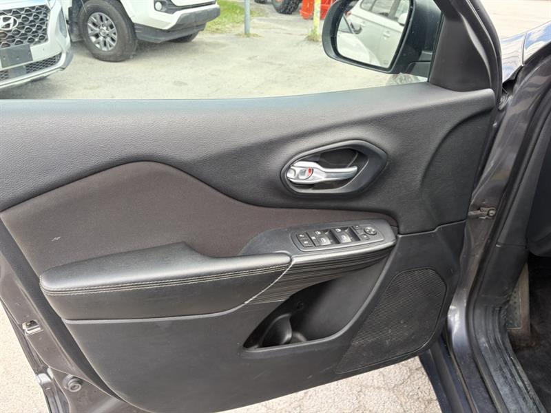 jeep Cherokee 2016 - 11