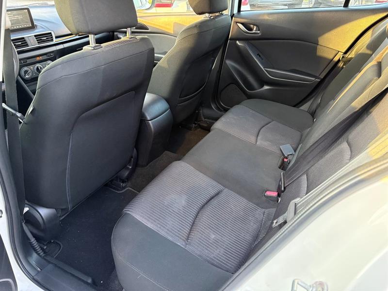 mazda Mazda3 2015 - 10