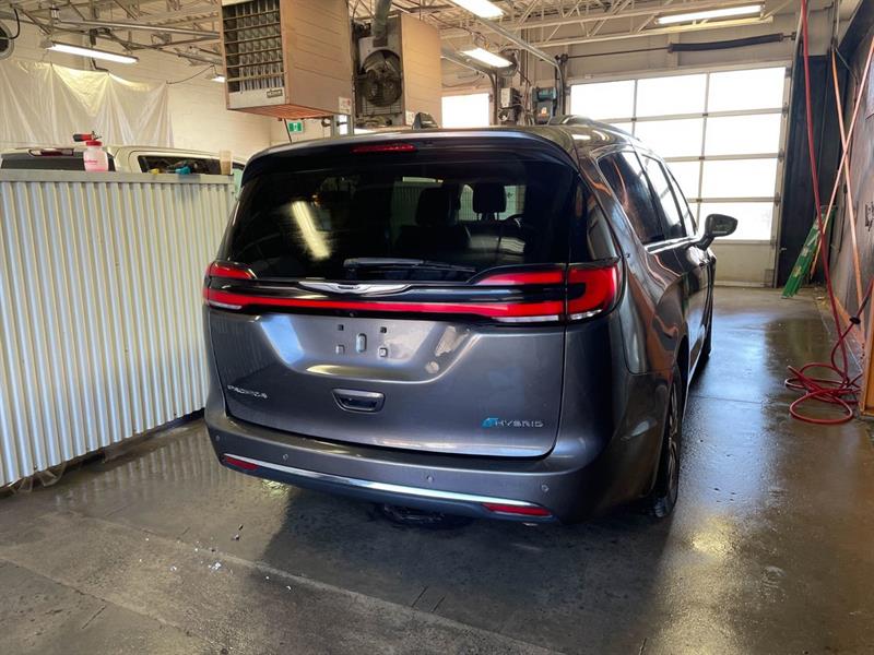 chrysler Pacifica Hybrid 2022 - 8