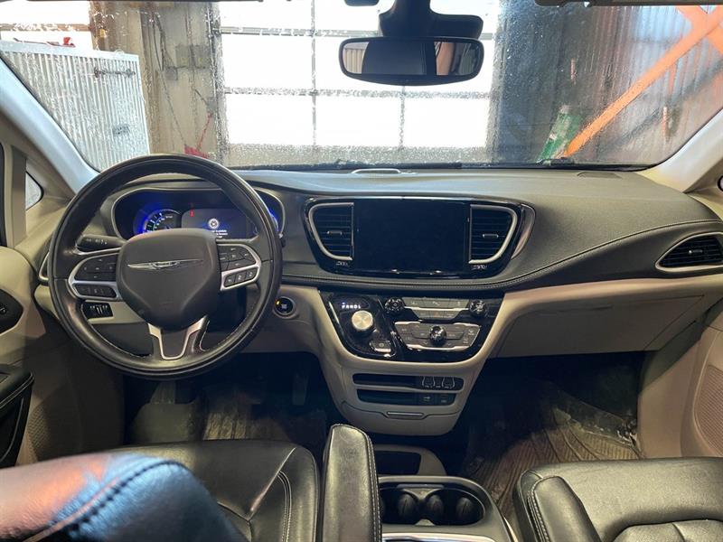 chrysler Pacifica Hybrid 2022 - 10