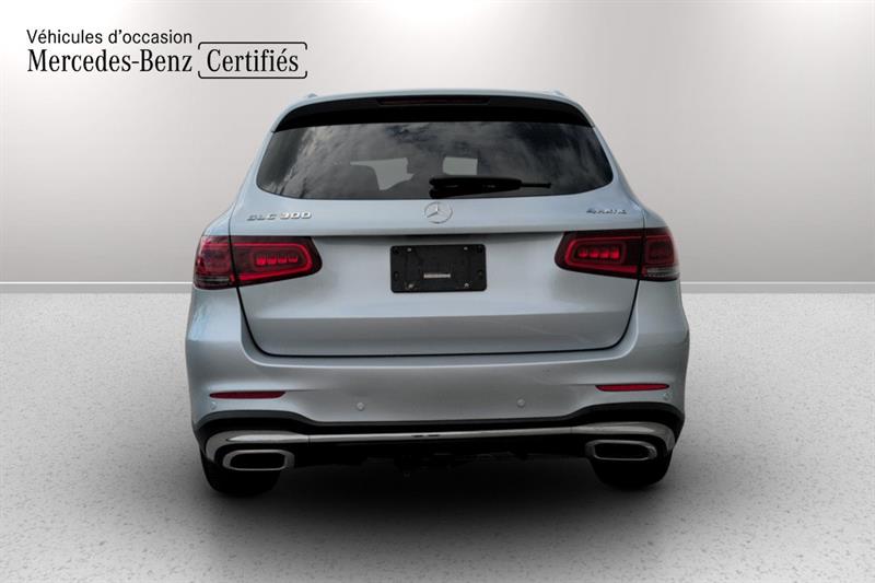 mercedes-benz GLC300 2022 - 5
