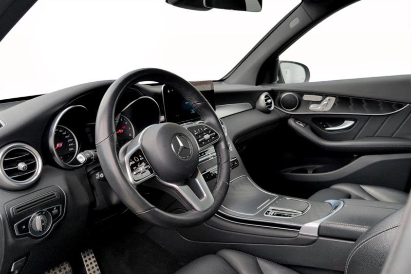 mercedes-benz GLC300 2022 - 6