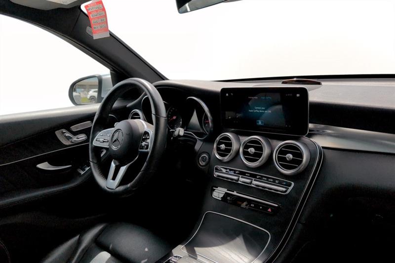 mercedes-benz GLC300 2022 - 8