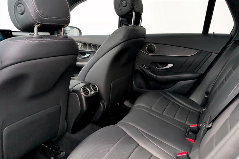 mercedes-benz GLC300 2022 - 12