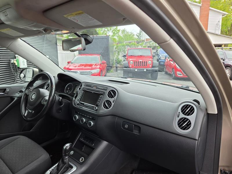 2015 Volkswagen Tiguan - Image 10