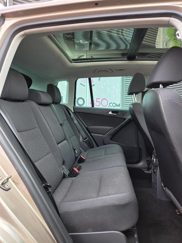2015 Volkswagen Tiguan - Image 12