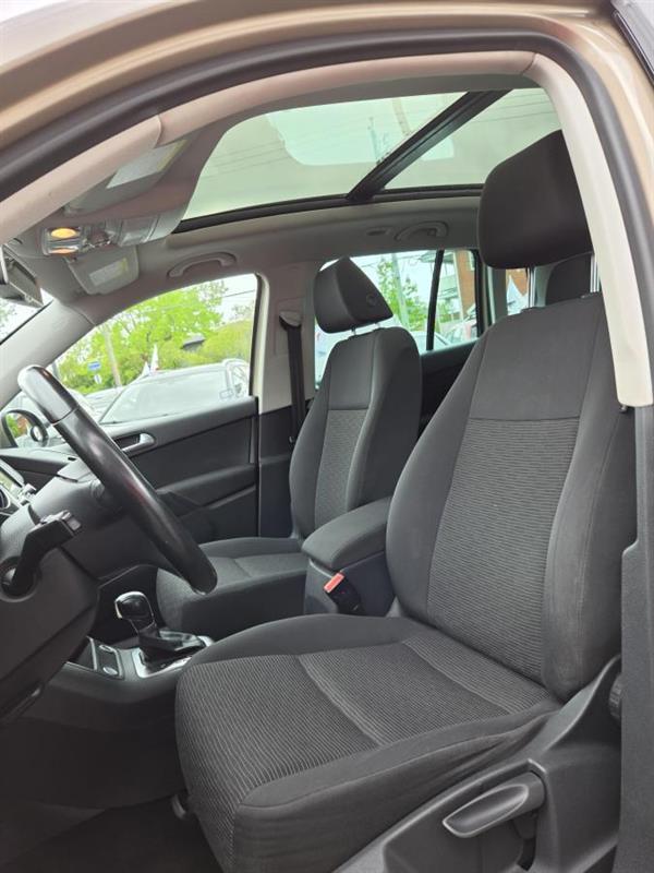 2015 Volkswagen Tiguan - Image 16