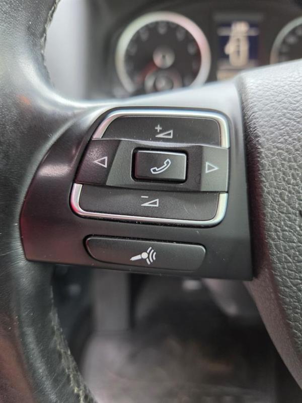 2015 Volkswagen Tiguan - Image 18