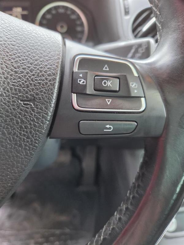 2015 Volkswagen Tiguan - Image 19