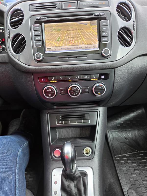 2015 Volkswagen Tiguan - Image 20