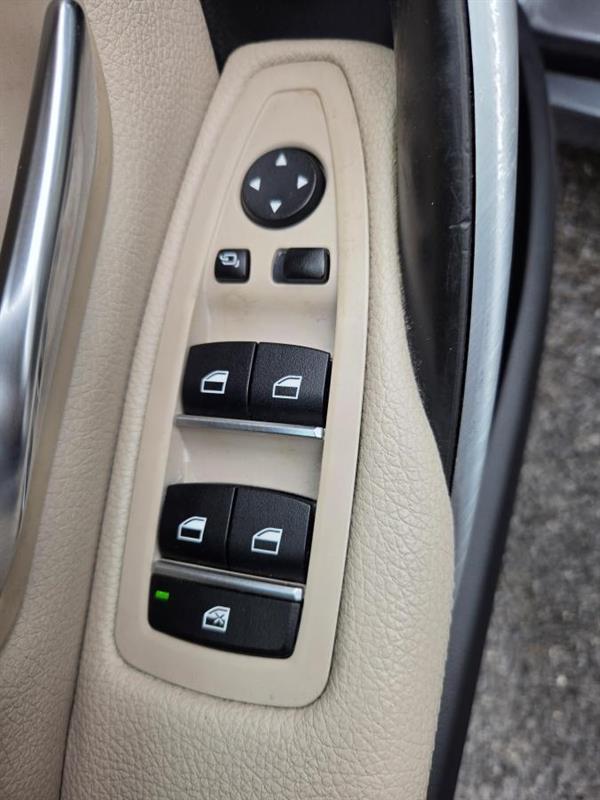 2017 Bmw 3 Series - Image 17