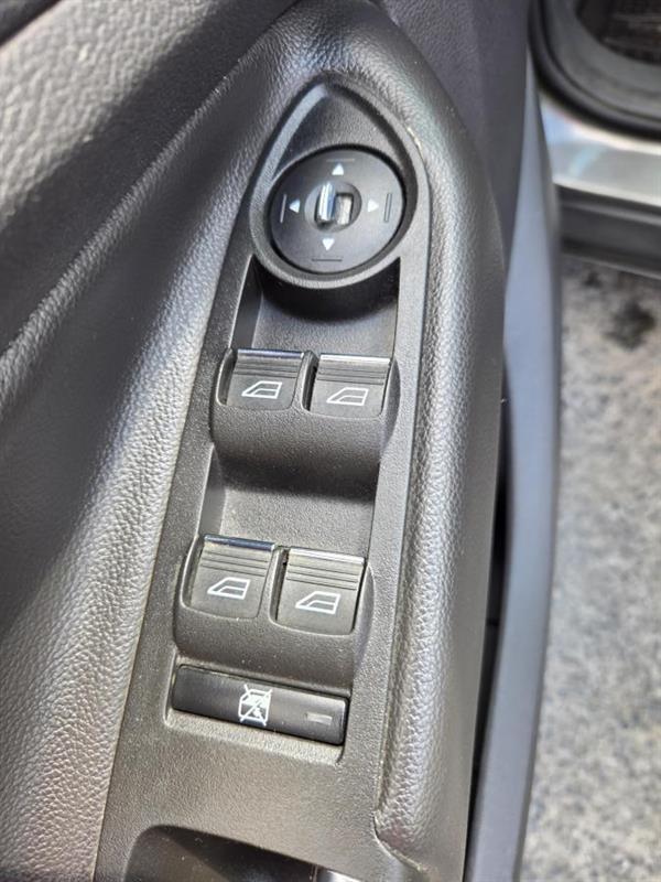 2015 Ford Escape - Image 17