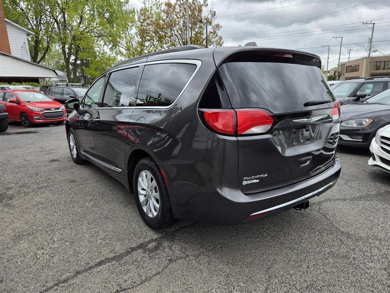 chrysler Pacifica 2017 - 5