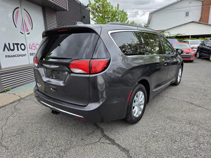 chrysler Pacifica 2017 - 7