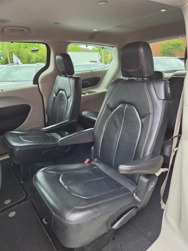 chrysler Pacifica 2017 - 14