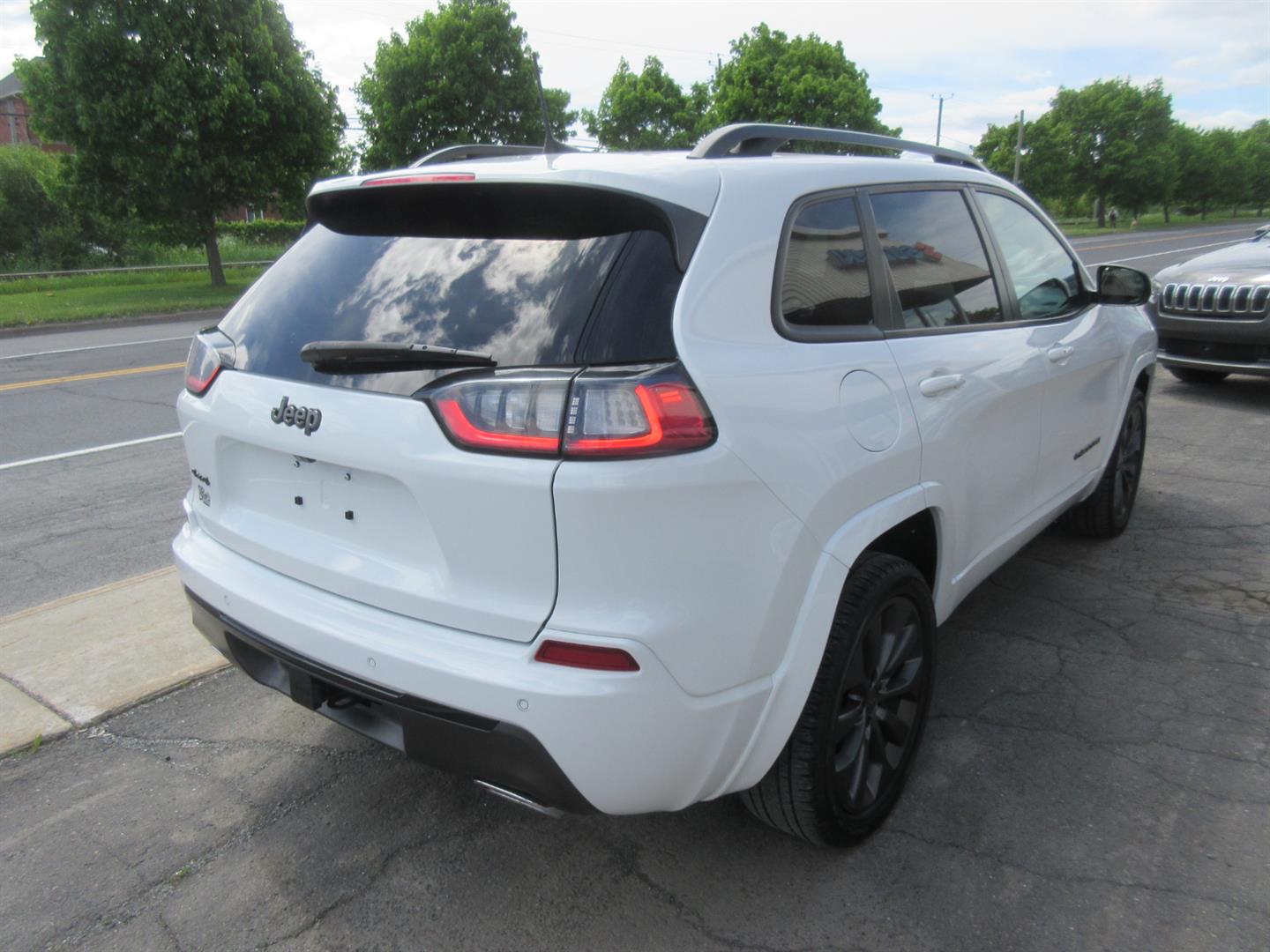 jeep Cherokee 2021 - 11