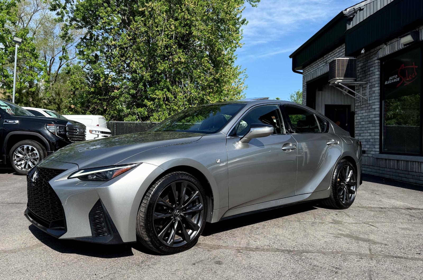 lexus IS  2023 - 10