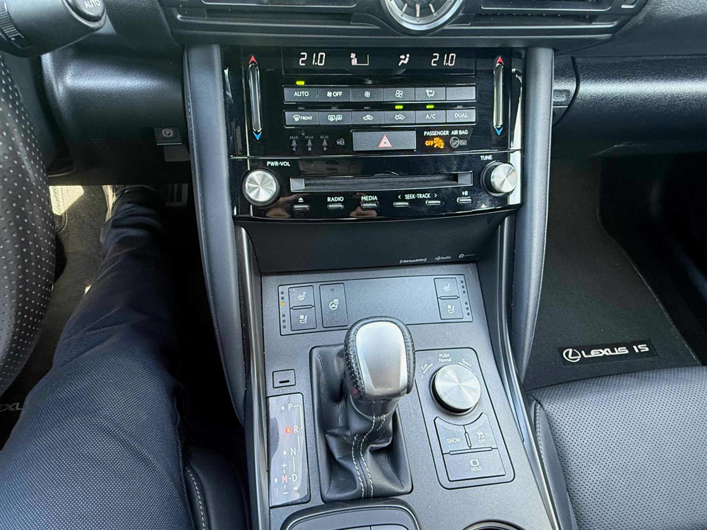 lexus IS  2023 - 24