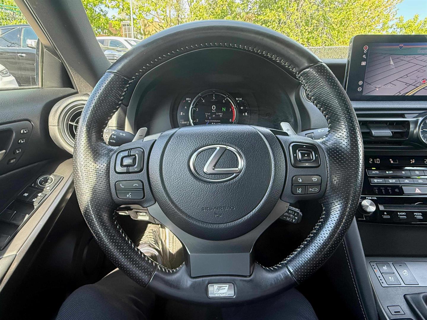 lexus IS  2023 - 26
