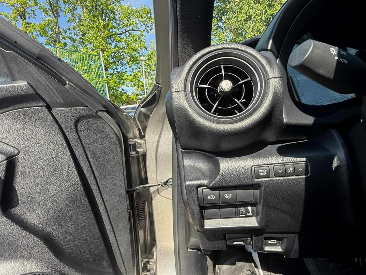 lexus IS  2023 - 27