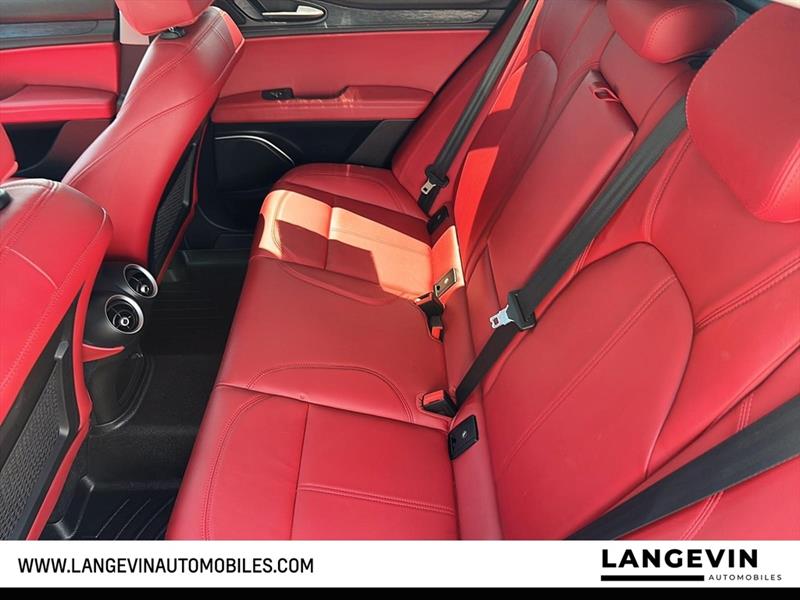 alfa romeo Stelvio 2021 - 11