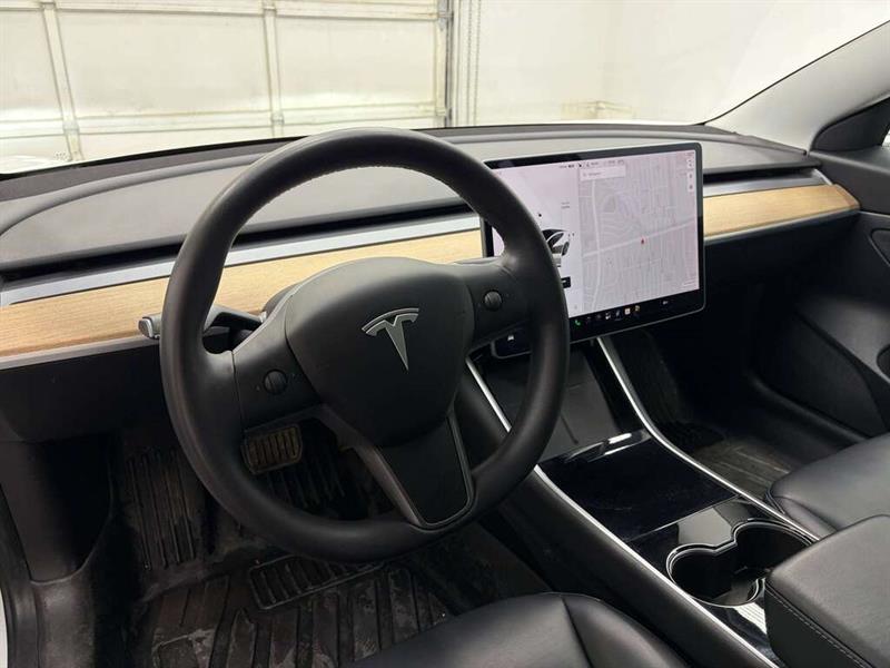 tesla Model 3 2020 - 18