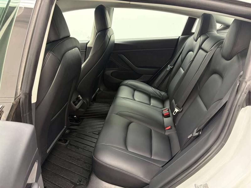 tesla Model 3 2020 - 27
