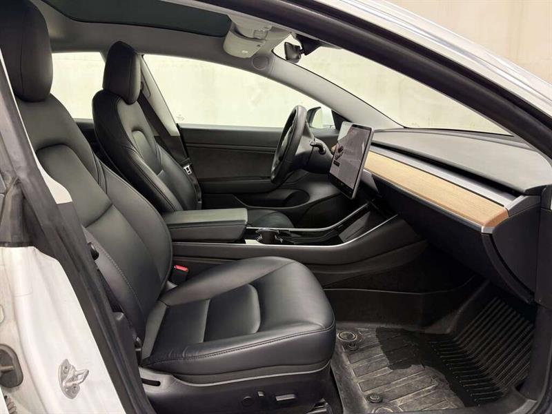 tesla Model 3 2020 - 28
