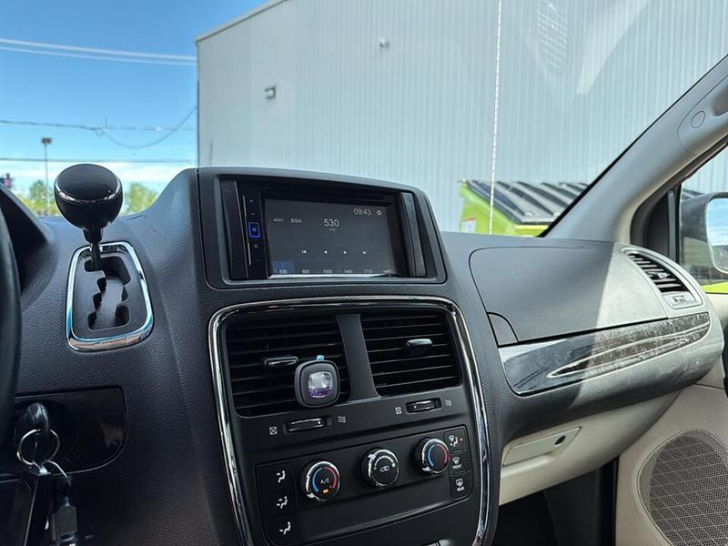 dodge Grand Caravan 2015 - 24