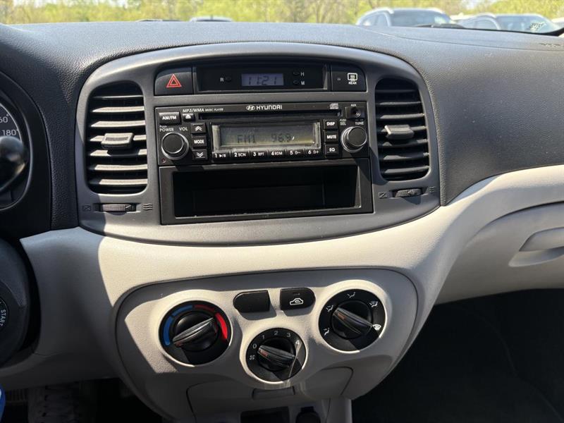 hyundai Accent 2010 - 14