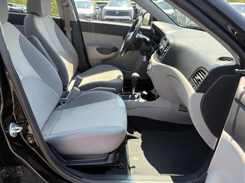 hyundai Accent 2010 - 24