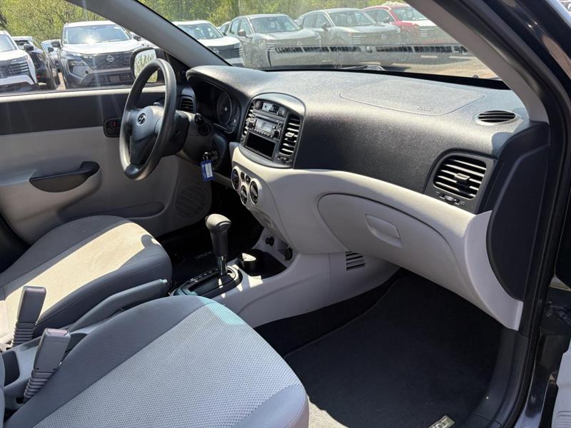 hyundai Accent 2010 - 25