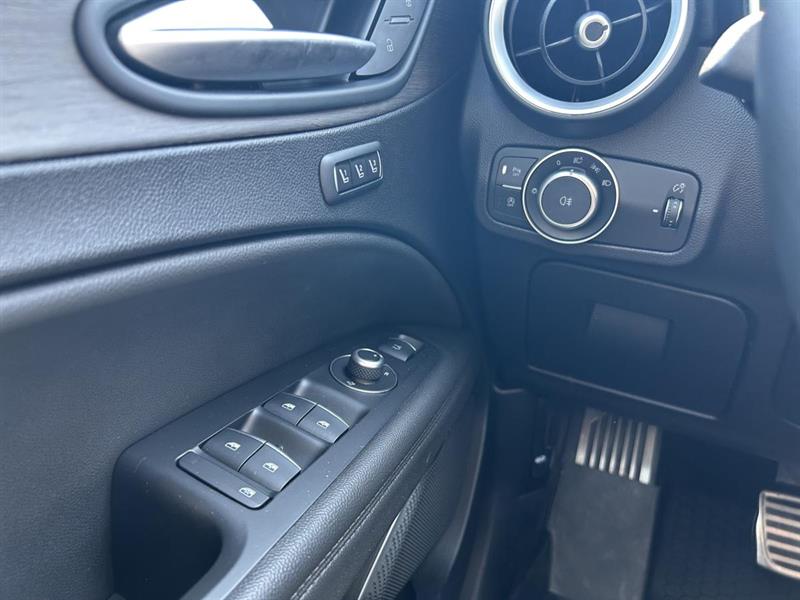 alfa romeo Stelvio 2020 - 23