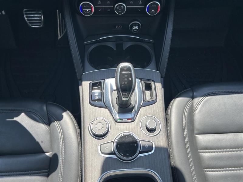alfa romeo Stelvio 2020 - 25
