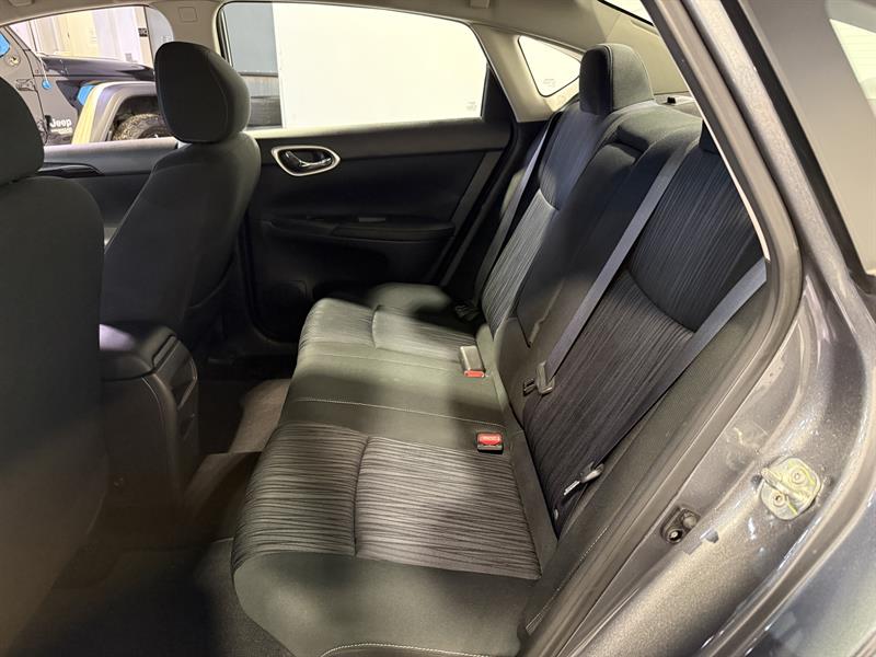 nissan Sentra 2019 - 24