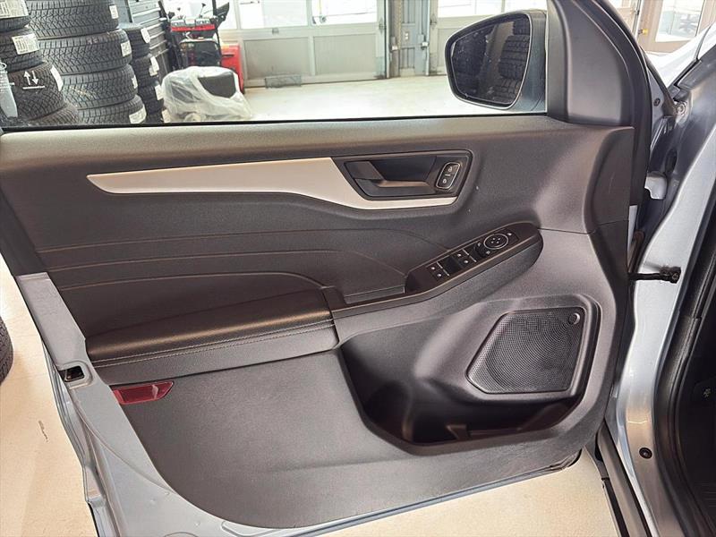 ford Escape Hybrid 2022 - 11