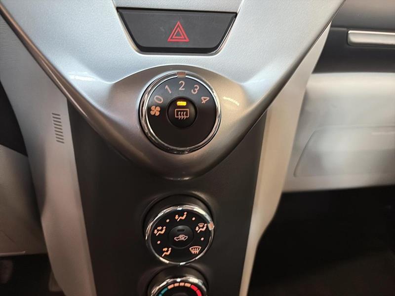 scion iQ 2015 - 16