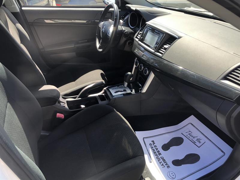 mitsubishi Lancer 2017 - 12