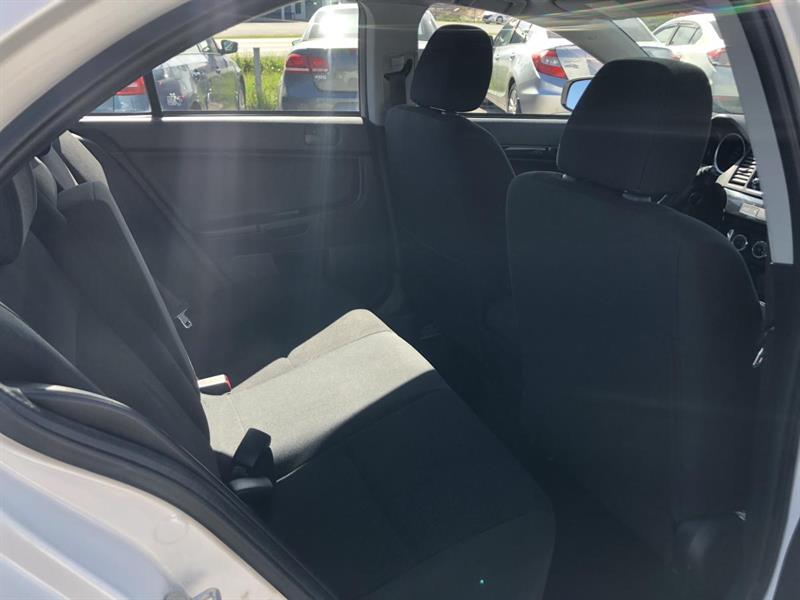 mitsubishi Lancer 2017 - 13