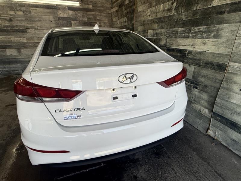 hyundai Elantra 2018 - 16