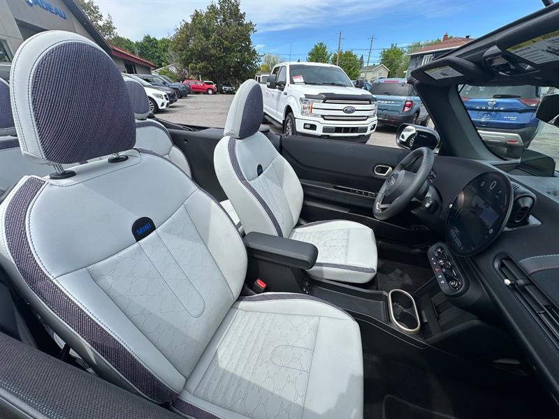 mini Convertible 2025 - 22