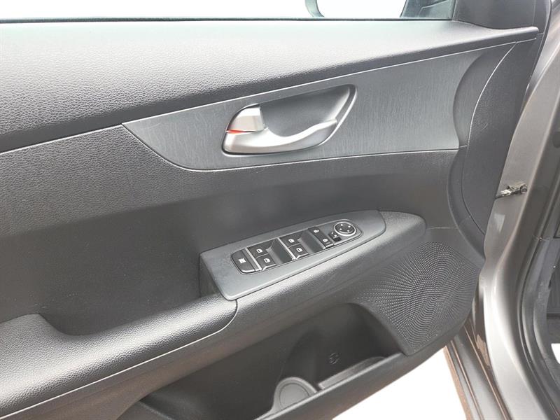 kia Forte 2021 - 12